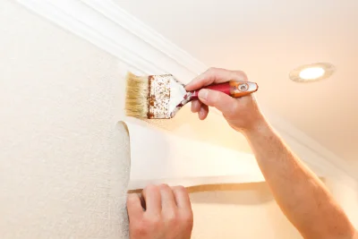 Pose de papier peint à Estramiac — revêtements muraux et toiles de verre